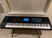 Roland Fantom 8 Workstation Synthesizer 2