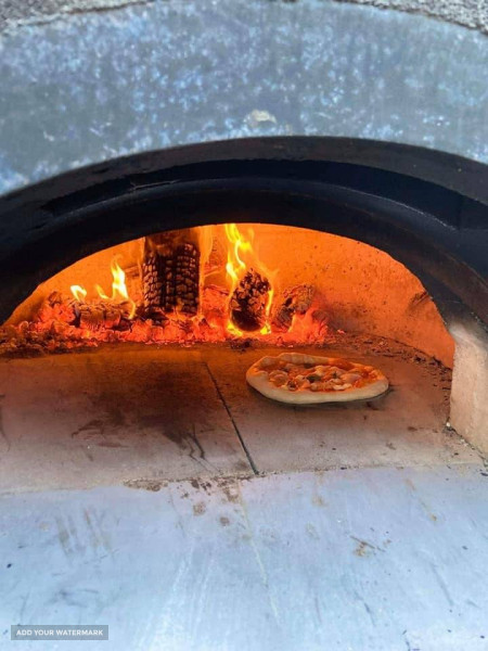 Mobilná pec na pizzu na drevo