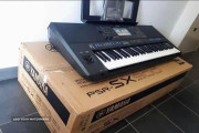 new Yamaha PSR-SX900 61-Key Arranger packin